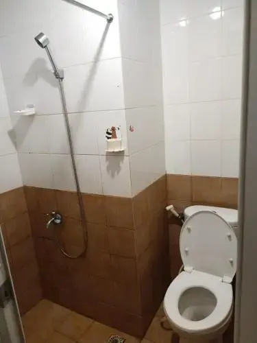 Great Choice And Comfy 2Br Green Pramuka City Apartment