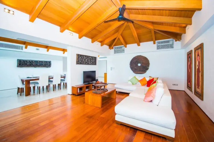 Charming Beachfront Villa on Bangtao