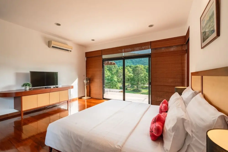 Standard Double Duplex room with mountain view