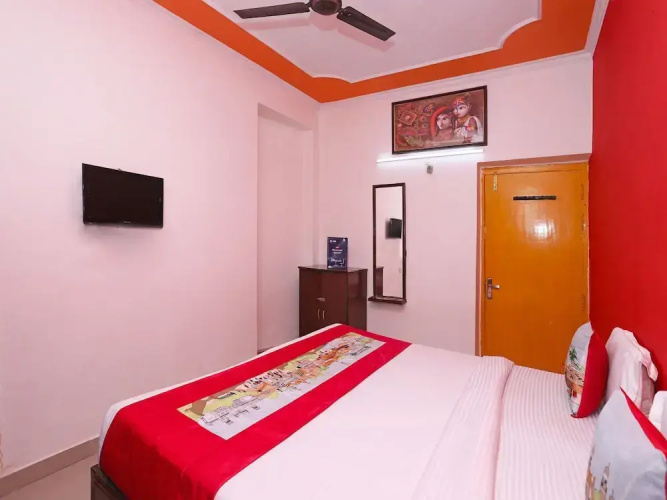 Oyo 10875 Optimum I Hotel