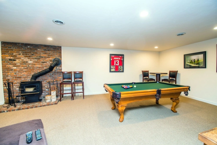 5 Bedrooms Cottage