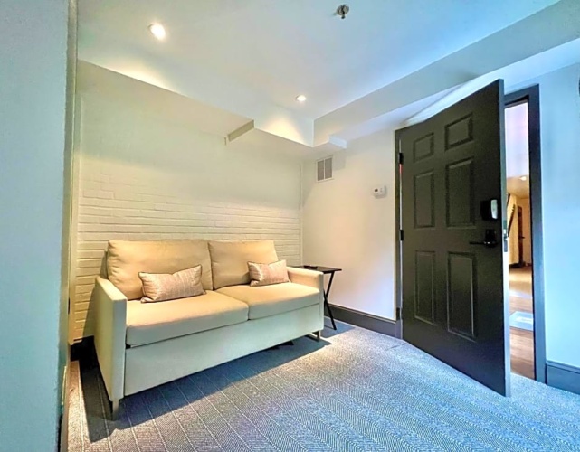 1 Bedroom Suite