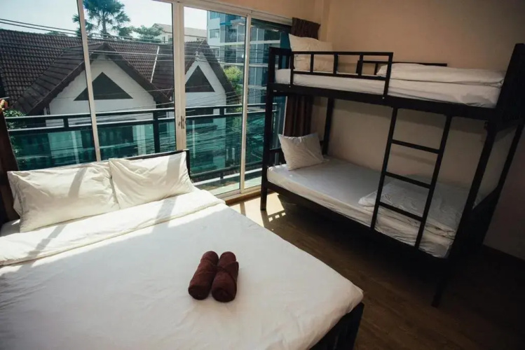 1989 Hostel & Cafe Ratchada