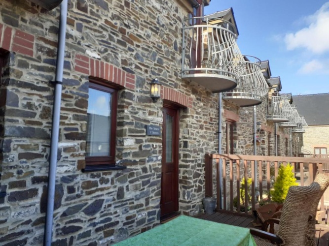 2 Bedrooms Cottage