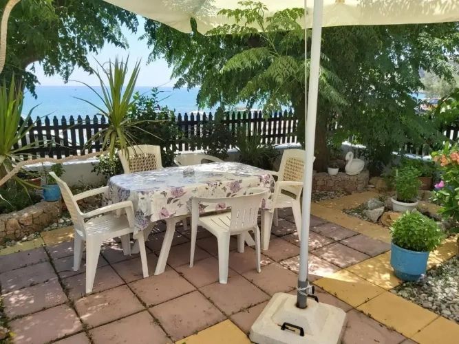 2 Bedrooms Apartment with sea view