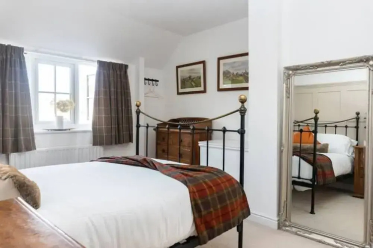 4 Bed-House Sleep 10-Parking-HotTub-Wifi
