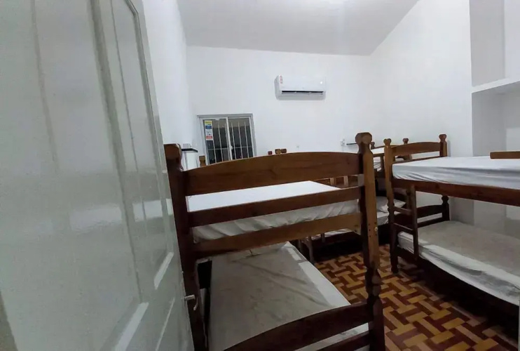 Yolo Hostel