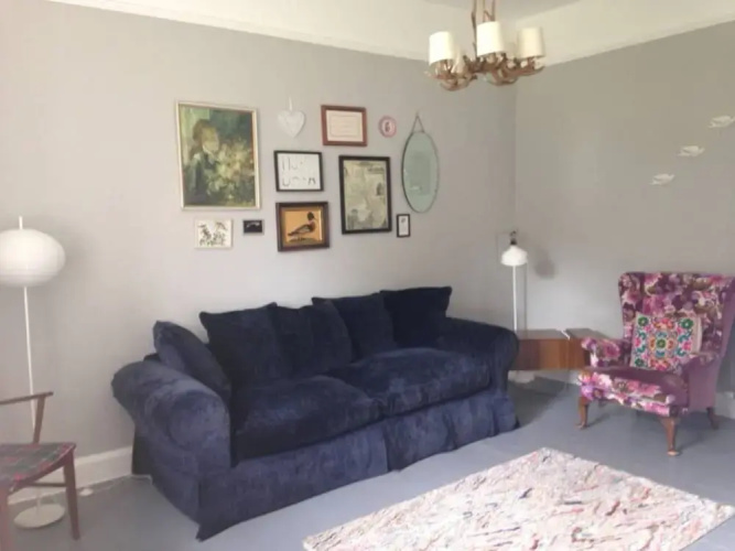2 Bedroom Flat In Holyrood Park