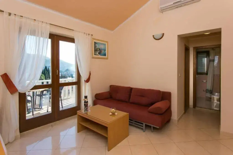 Apartments Moretic