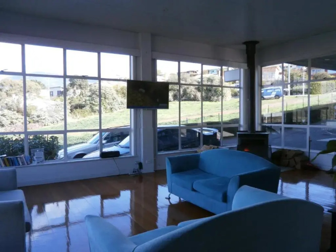 Waterfront Lodge Motel