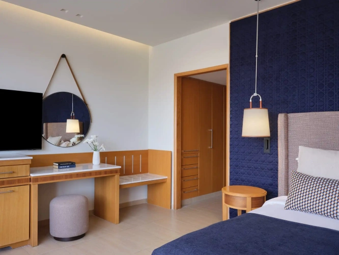 Junior Suite with inland view