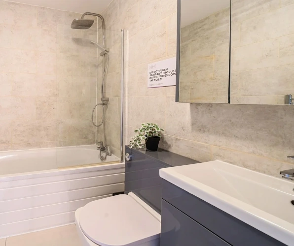 2 Bedrooms Apartment