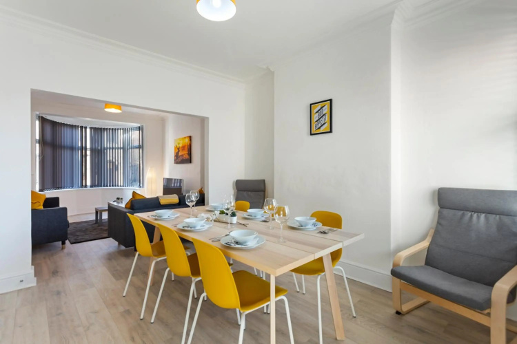 Jasmine Villa A - Ideal for QMC & Uni - Free parking