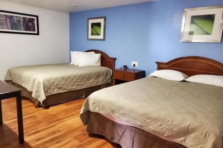 Premier Inn & Suites