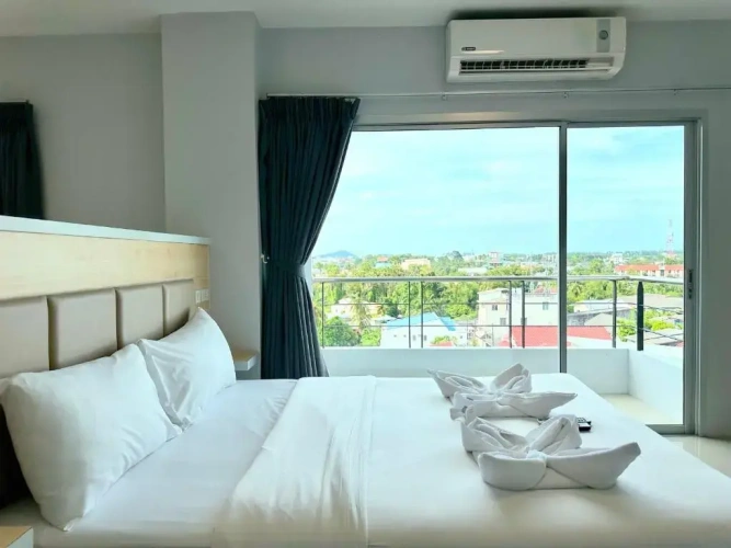 Standard Triple room
