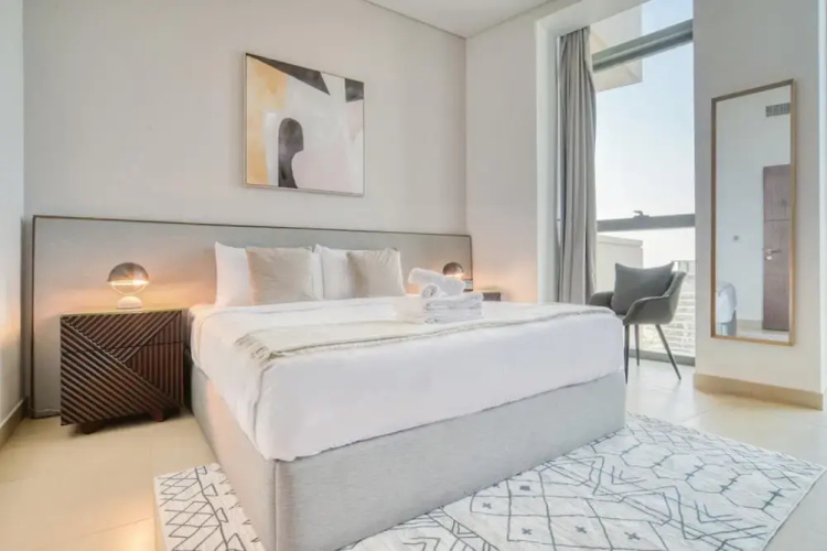 Contemporary Apt With Burj Khalifa View