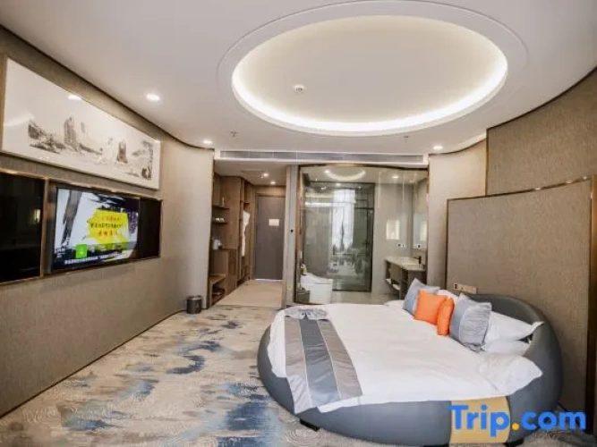 Standard Triple Family room