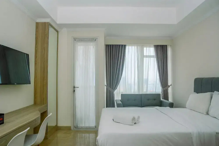 Modern and Cozy Studio Menteng Park Apartment