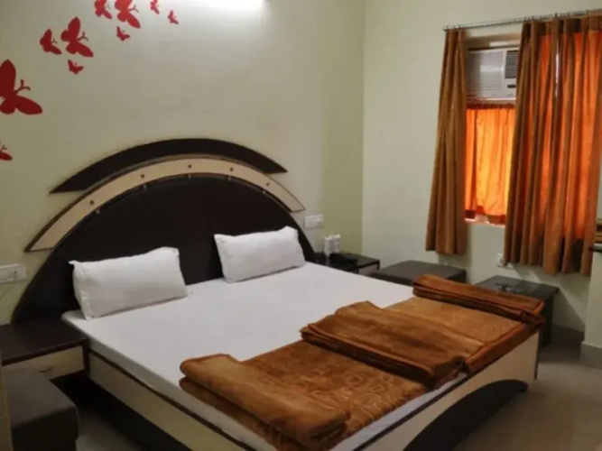 Hotel Pukhraj