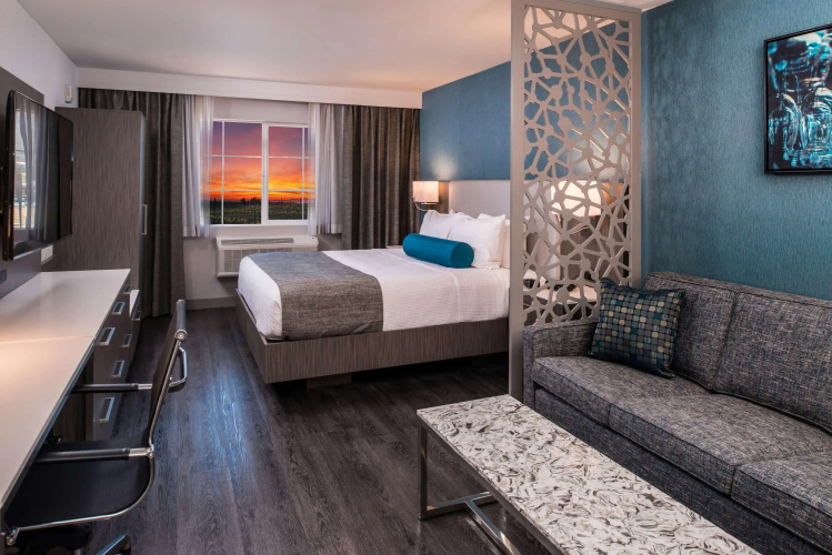 Best Western Plus Temecula Wine Country Hotel &Suites
