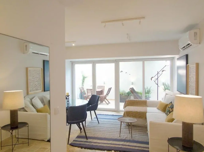 2 Bedrooms Apartment