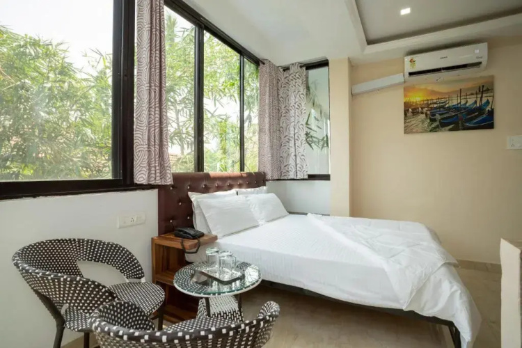 14 Door Home Stay