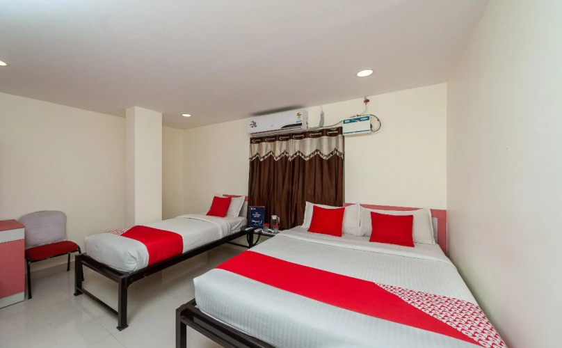 R2 Rooms By OYO Rooms