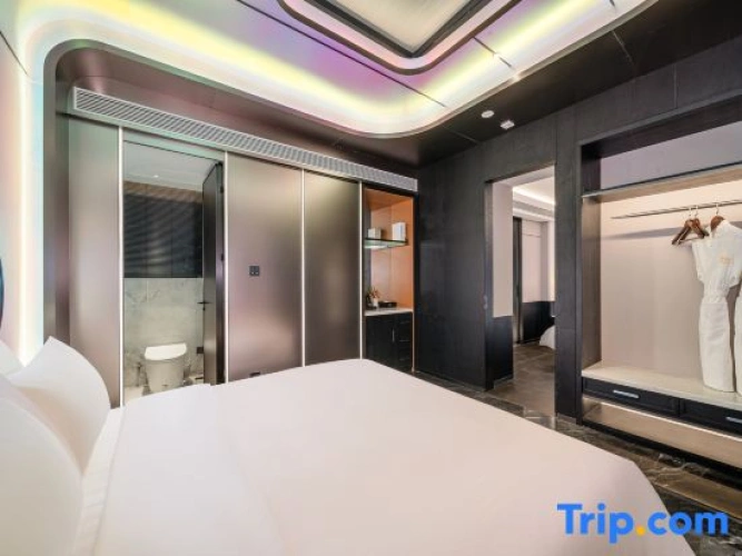 Quadruple Family Suite