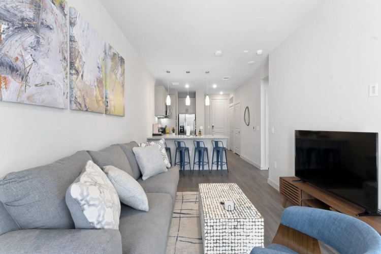 Chic King Bed 1BR Suite 5 Min to DT