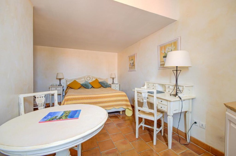 Standard Double room with land view