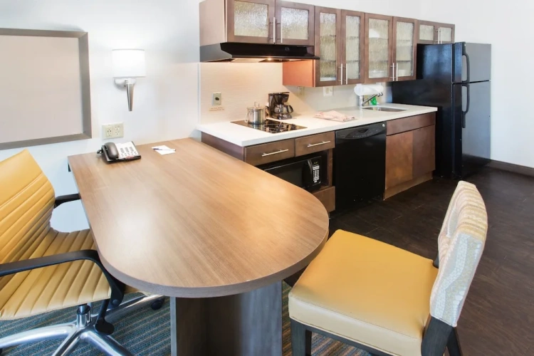 1 Bedroom Suite