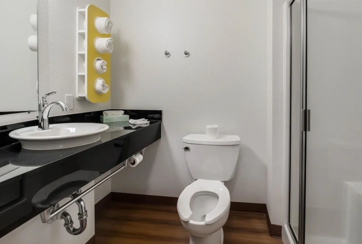 Standard Quadruple Suite