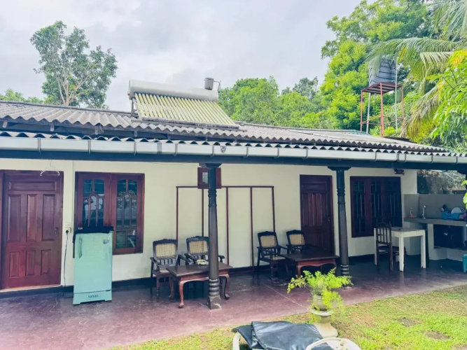 Boho Hostel & Restaurant Mirissa
