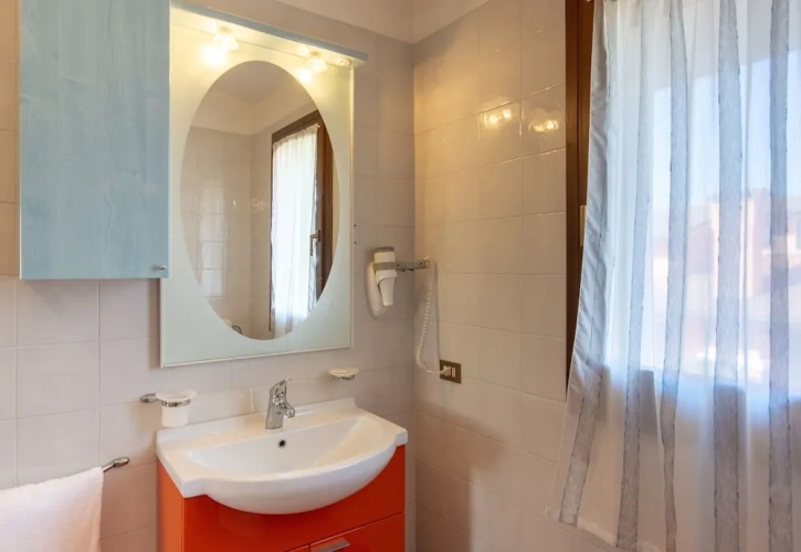 2 Bedrooms Family Cottage with sea view