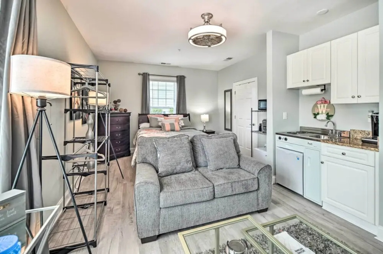 Centrally Located Studio w/ Pool in Myrtle Beach