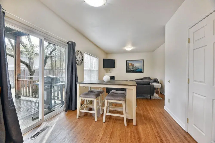 230 4th Street