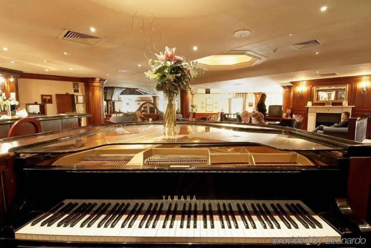 Hilton Newbury Centre