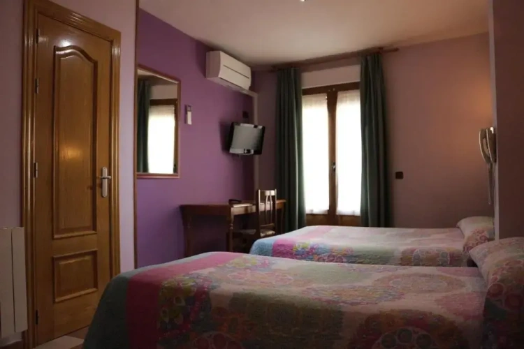 Classic Triple room