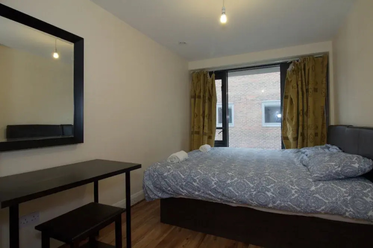 Ivy/Albion Apartments