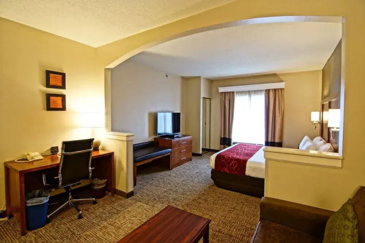 Comfort Suites