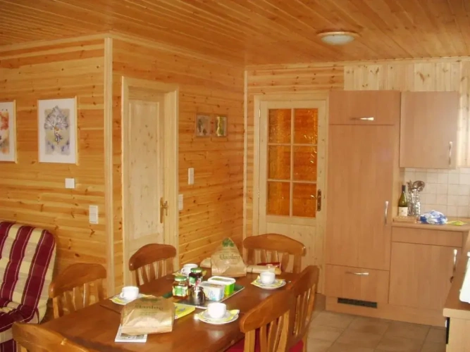 2 Bedrooms Cottage