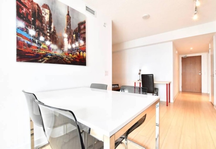 Bright 2 Bed Lakeview Suite — фото 5