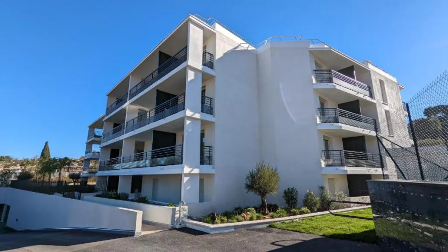 Superbe T2 en résidence avec piscine et parking