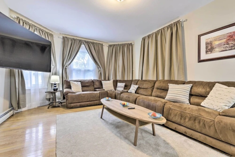 3 Bedrooms Apartment with balcony