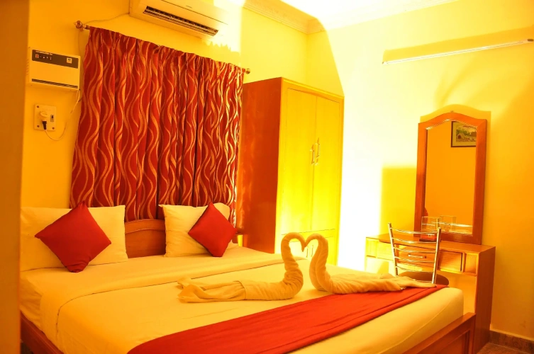 Deluxe Double room with city view