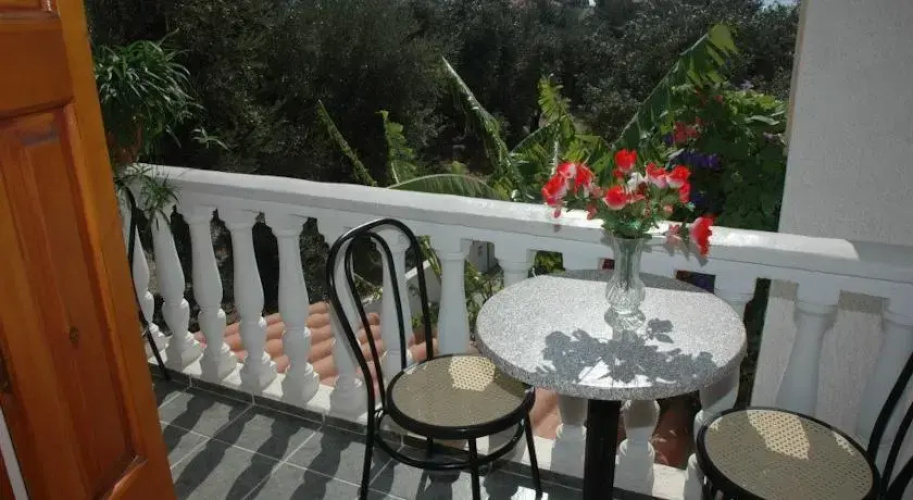 Niki Rena Apartments