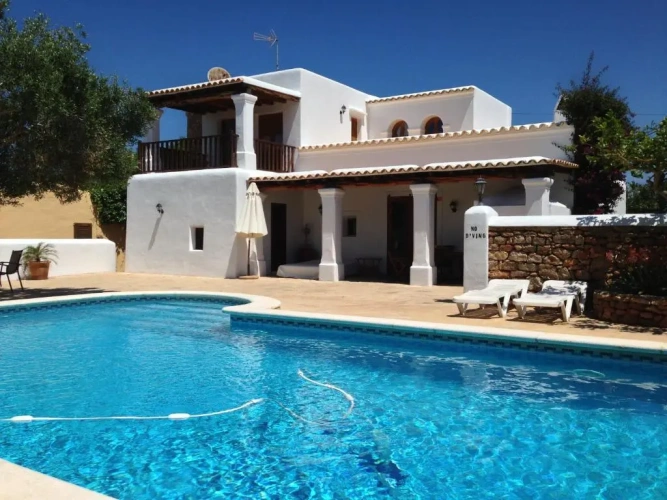 3 Bedrooms Cottage