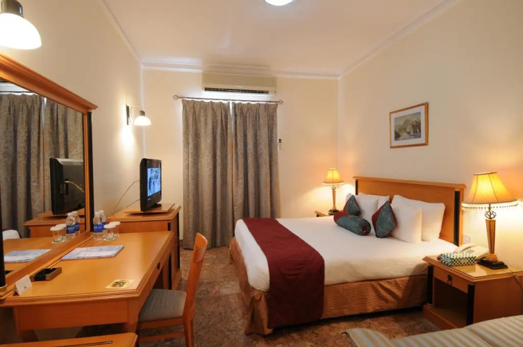 Falaj Daris Hotel