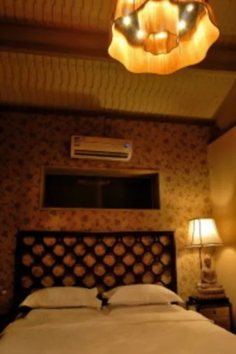 Graceland Yard Hotel
