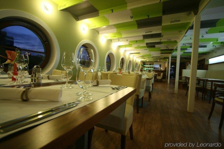 Greenyacht Hotel